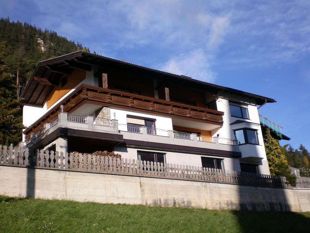 Haus Bergfried Apartment Trins Ngoại thất bức ảnh