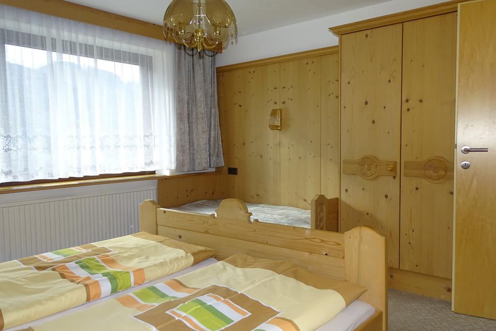 Haus Bergfried Apartment Trins Ngoại thất bức ảnh